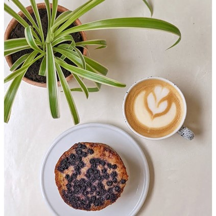 Le café de quartier Les Fraiches.